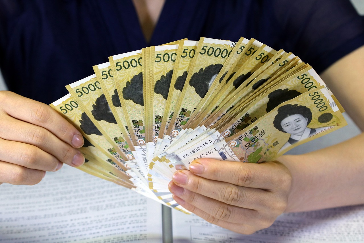 小额贷款哪个平台利息最低,专业解读十款借款1000元马上放款