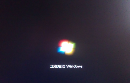 台式电脑不停重新启动（Win7关机后不停重启怎么办）