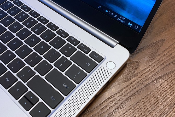做工作中的全“职”高手 荣耀MagicBook 2019 Intel版评测