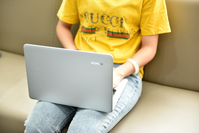 做工作中的全“职”高手 荣耀MagicBook 2019 Intel版评测