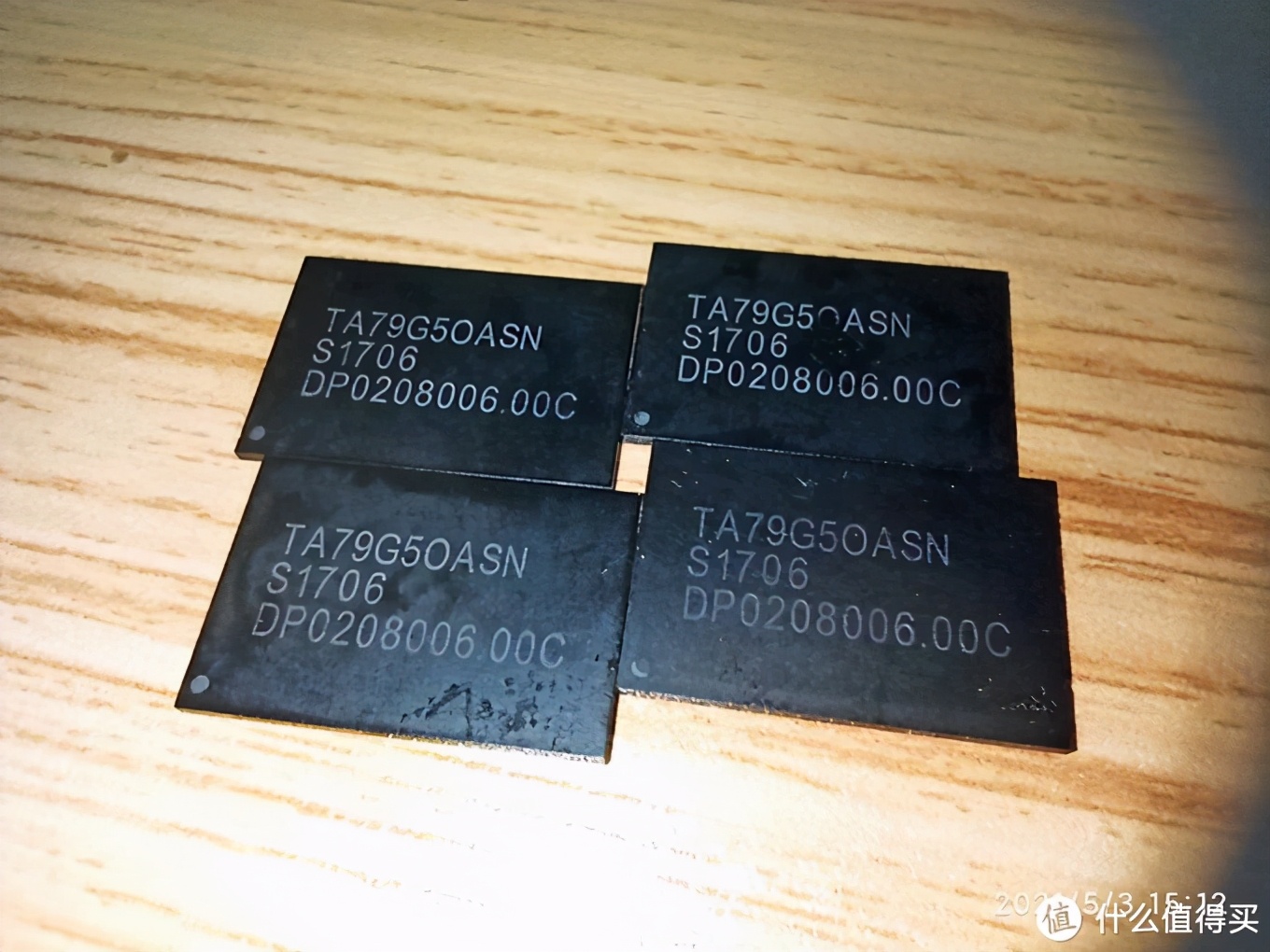 固态硬盘做u盘（坏固态拆储存颗粒制作高速U盘）