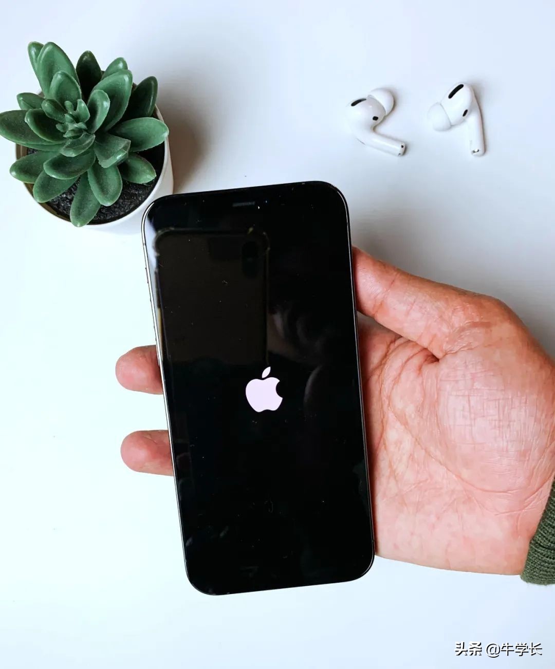 iphone强制开机（：iphone白苹果无法开机怎么办）