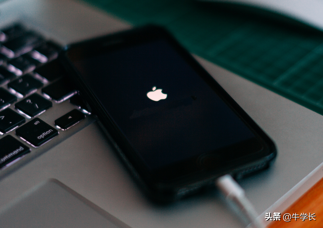 iphone强制开机（：iphone白苹果无法开机怎么办）
