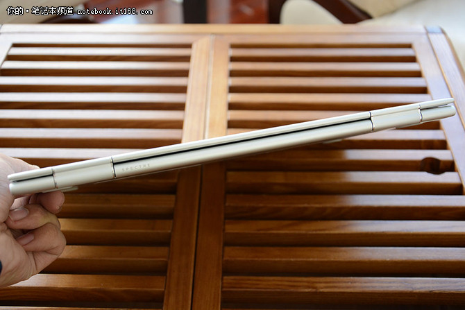 微边框下的360° 惠普Spectre x360评测