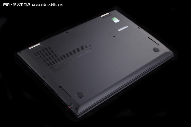 Thinkpad X1 Yoga外观体验：低调奢华