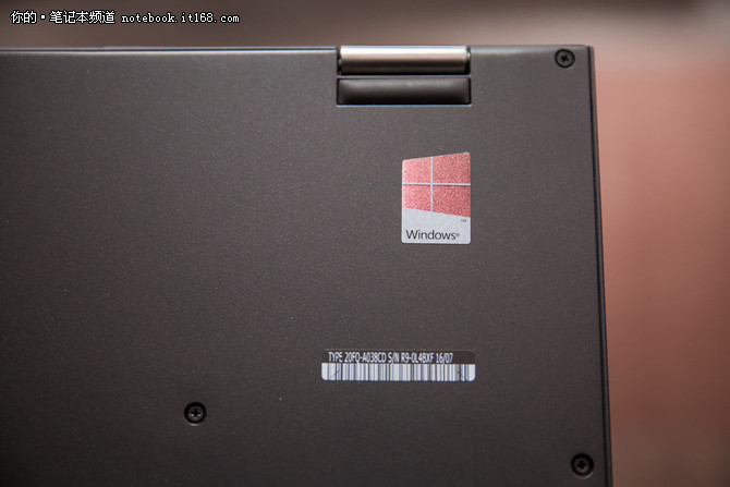 Thinkpad X1 Yoga外观体验：低调奢华