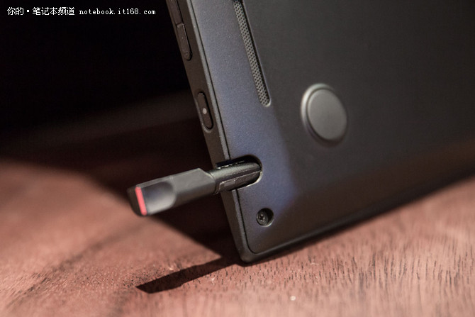 Thinkpad X1 Yoga外观体验：低调奢华