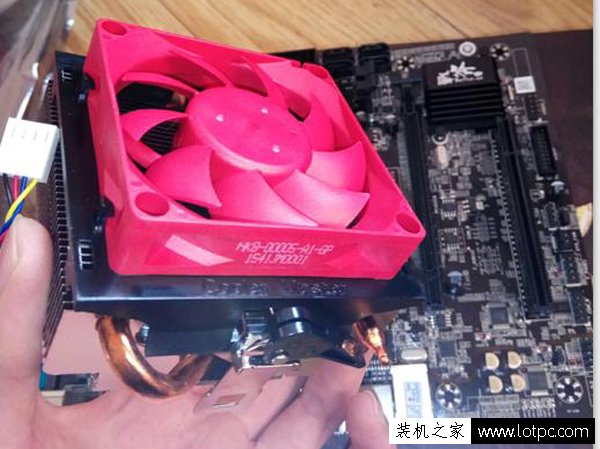 AMD CPU及CPU散热器的安装方法 AMD的处理器与风扇安装图解教程