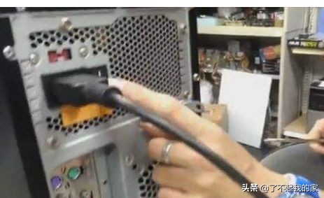 启动windows后黑屏（十五种电脑开机黑屏的原因与解决思路）